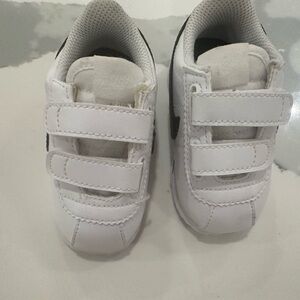 Nike Kids White Velcro Sneakers